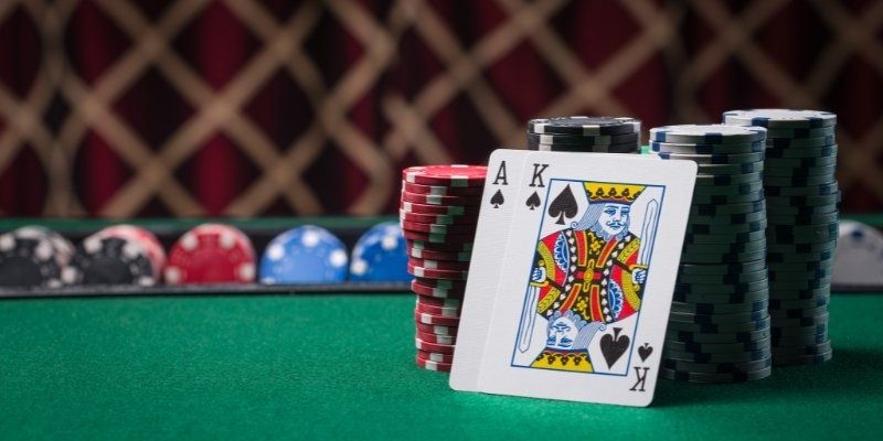 Giới thiệu các loại game bài luck8 tiêu biểu 
Giới thiệu các loại game bài luck8 tiêu biểu
Trong thế giới giải trí trực tuyến, game bài nổi bật với sự đa dạng về thể loại và cách chơi. Từ những trò chơi truyền thống quen thuộc đến các phiên bản hiện đại được cập nhật liên tục, trang cược mang đến trải nghiệm phong phú và hấp dẫn cho mọi người chơi. 
Game bài Tiến Lên Miền Nam
Tiến Lên Miền Nam là một trong những trò chơi bài phổ biến nhất tại game bài luck8. Với luật chơi đơn giản nhưng đòi hỏi sự tinh tế và chiến thuật, trò chơi này thu hút đông đảo người chơi yêu thích bài dân gian. Sân chơi mang đến giao diện thân thiện, thao tác nhanh chóng, giúp người chơi dễ dàng hòa nhập vào không khí sôi động của từng ván bài.
Poker cần chiến thuật đỉnh cao
Poker không chỉ là trò chơi may rủi mà còn là cuộc đấu trí đòi hỏi kỹ năng và kinh nghiệm. Tại game bài, người chơi được trải nghiệm các biến thể Poker phổ biến như Texas Hold’em hay Omaha. Các bàn chơi đa dạng từ thấp đến cao, phù hợp với nhiều cấp độ người chơi khác nhau. Đây là nơi thử thách sự nhạy bén và khả năng phán đoán của bạn.
Baccarat casino được ưa chuộng
Baccarat là game bài nổi tiếng trong các sòng casino trực tuyến, và game bài luck8 cũng không ngoại lệ khi cung cấp trải nghiệm này. Với luật chơi đơn giản, dễ tiếp cận, người chơi chỉ cần chọn cửa thắng: Banker, Player hoặc Hòa. Đặc biệt, chế độ live casino với dealer thật giúp tăng tính chân thực và hấp dẫn cho mỗi ván bài.
Blackjack game bài luck8 cực hot 
Blackjack tại game bài thu hút bởi sự cân bằng giữa may mắn và kỹ năng đếm bài. Người chơi cạnh tranh với dealer để có tổng điểm gần 21 mà không vượt quá. Phiên bản trực tuyến được thiết kế tối ưu, giúp trải nghiệm mượt mà với đồ họa sắc nét và tốc độ chơi nhanh, rất phù hợp cho những ai yêu thích sự hồi hộp và thử thách.
Tính năng live casino với dealer thật ở nền tảng 

Tính năng live casino với dealer thật ở nền tảng
Tính năng live casino với dealer thật trên nền tảng game bài luck8 mang đến trải nghiệm chân thực và sống động không khác gì tại sòng bài thực sự. Người chơi có thể tương tác trực tiếp với dealer qua video livestream chất lượng cao, tạo nên không khí hấp dẫn và đầy kịch tính trong mỗi ván bài. Điều này giúp nâng cao cảm giác hưng phấn và sự tin tưởng khi tham gia cược.
Đặc biệt, các dealer tại game bài luck8 đều được đào tạo chuyên nghiệp, thân thiện và am hiểu luật chơi, tạo ra môi trường chơi công bằng và thoải mái. Người chơi có thể đặt cược theo thời gian thực và quan sát mọi thao tác của dealer rõ nét, đảm bảo tính minh bạch trong từng vòng chơi. Đây chính là điểm cộng lớn giúp nền tảng này luôn được yêu thích.
Ngoài ra, giao diện live casino được thiết kế tối ưu để tương thích với mọi thiết bị, từ máy tính đến điện thoại di động. Điều này giúp người chơi dễ dàng truy cập và tham gia chơi mọi lúc mọi nơi mà không gặp trở ngại về kỹ thuật. Công nghệ streaming hiện đại đảm bảo hình ảnh sắc nét và âm thanh sống động, góp phần nâng cao trải nghiệm cá cược trực tuyến.
Chế độ cược game bài linh hoạt phù hợp với mọi người chơi

Chế độ cược game bài linh hoạt phù hợp với mọi người chơi
Khi tham gia game bài, người chơi sẽ được trải nghiệm chế độ cược linh hoạt, được thiết kế nhằm đáp ứng nhu cầu và phong cách của từng cá nhân. 
Mức cược đa dạng: Người chơi có thể lựa chọn mức cược từ thấp đến cao, phù hợp với ngân sách và kinh nghiệm cá nhân. Điều này giúp tất cả thành viên dù mới hay lâu năm đều dễ dàng tham gia và kiểm soát rủi ro.
Tùy chỉnh cược nhanh chóng: Giao diện đặt cược tại game bài luck8 được tối ưu để người chơi có thể thay đổi mức cược chỉ với vài thao tác đơn giản, tiết kiệm thời gian và nâng cao trải nghiệm chơi.
Hỗ trợ cược tự động: Một số trò chơi còn hỗ trợ chức năng cược tự động giúp người chơi không phải đặt cược thủ công từng ván, đặc biệt hữu ích khi chơi liên tục hoặc có chiến thuật cụ thể.
Tích hợp cược đa dạng hình thức: Người chơi có thể đặt cược theo nhiều cách khác nhau trong cùng một ván bài, tăng cơ hội chiến thắng và làm cho trò chơi thêm phần hấp dẫn.
Với chế độ cược linh hoạt này, game bài luck8 thực sự tạo ra một môi trường chơi bài thân thiện và dễ tiếp cận cho mọi đối tượng người chơi, từ người mới bắt đầu đến các tay chơi chuyên nghiệp. Đây chính là yếu tố góp phần nâng tầm trải nghiệm giải trí trực tuyến tại nền tảng này.
Lời kết
Game bài luck8 là điểm đến lý tưởng cho những ai yêu thích trải nghiệm bài trực tuyến đa dạng và chất lượng. luck8 luôn nỗ lực nâng cao dịch vụ để mang đến sự hài lòng tuyệt đối cho người chơi. Hãy gia nhập ngay để khám phá thế giới game bài đầy hấp dẫn và cơ hội thắng lớn.
